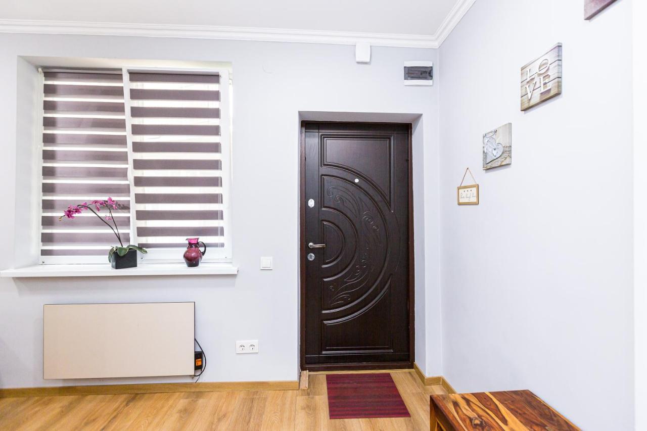 Сучасна Квартира По Вул Дарії Гусяк 9 Біля Краківського Leópolis Exterior foto