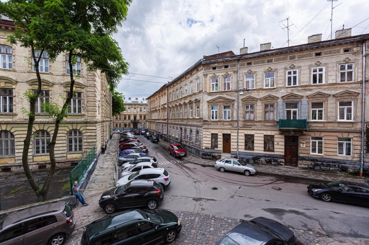 Сучасна Квартира По Вул Дарії Гусяк 9 Біля Краківського Leópolis Exterior foto